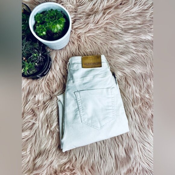 ZARA Vintage White Ankle Zip Denim Jeans - Picture 16 of 16